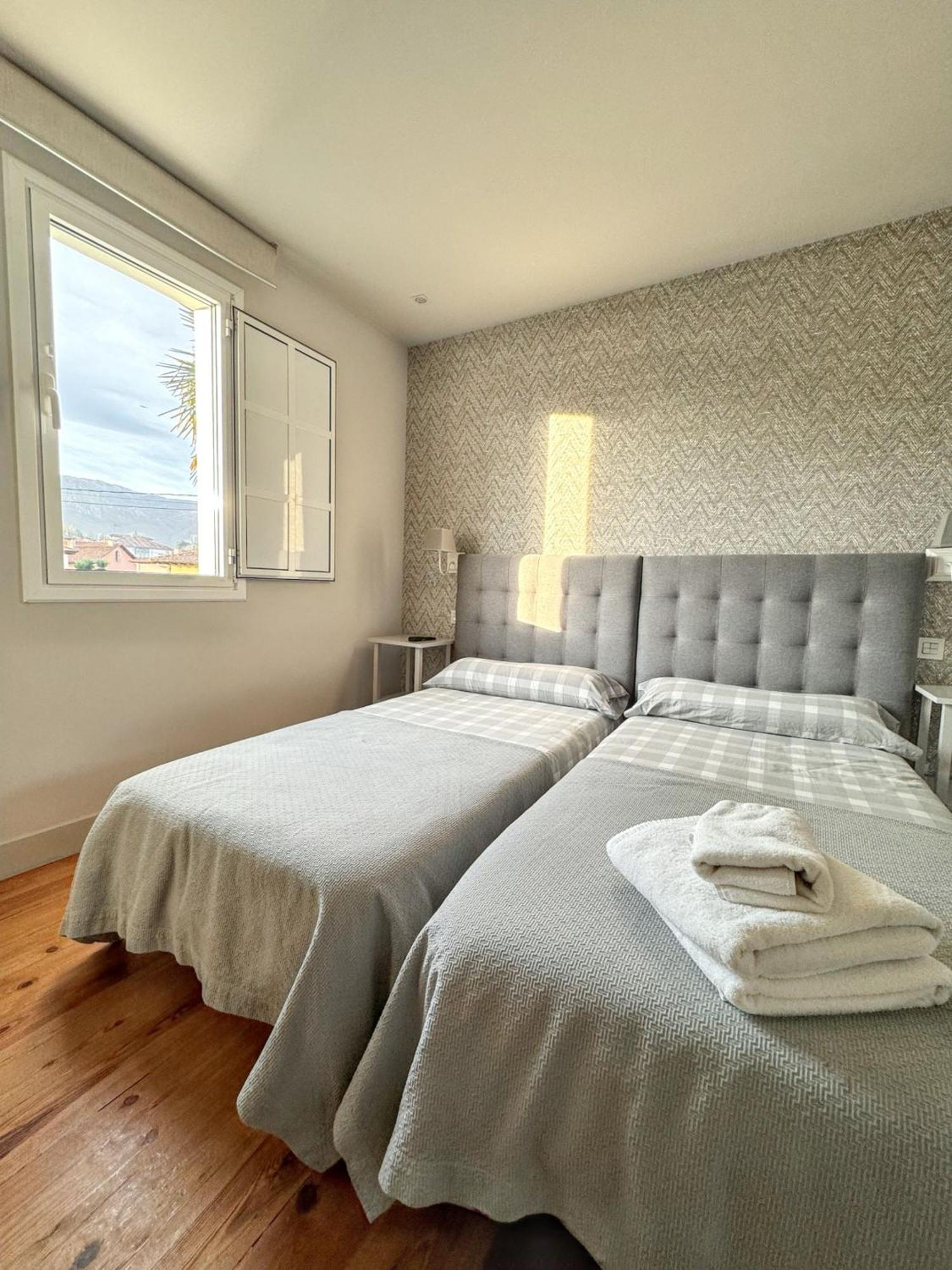 Beautiful Holiday Home In Po De Llanes With Sea View ภายนอก รูปภาพ